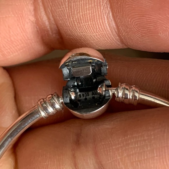 Authentic Pandora Limited Edition You Melt My Heart Bangle Bracelet EUC - Picture 11 of 13